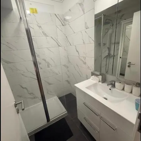 Airport Apartament *