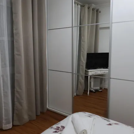 Apartament Ii Airport *